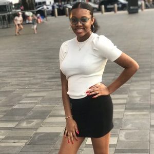 Meet your Posher, Thalia